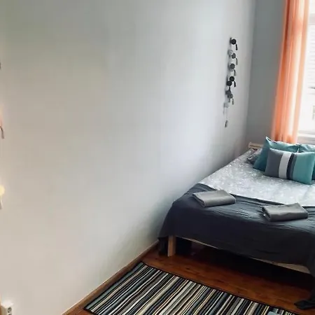 Unique Room Old Town Apartment *